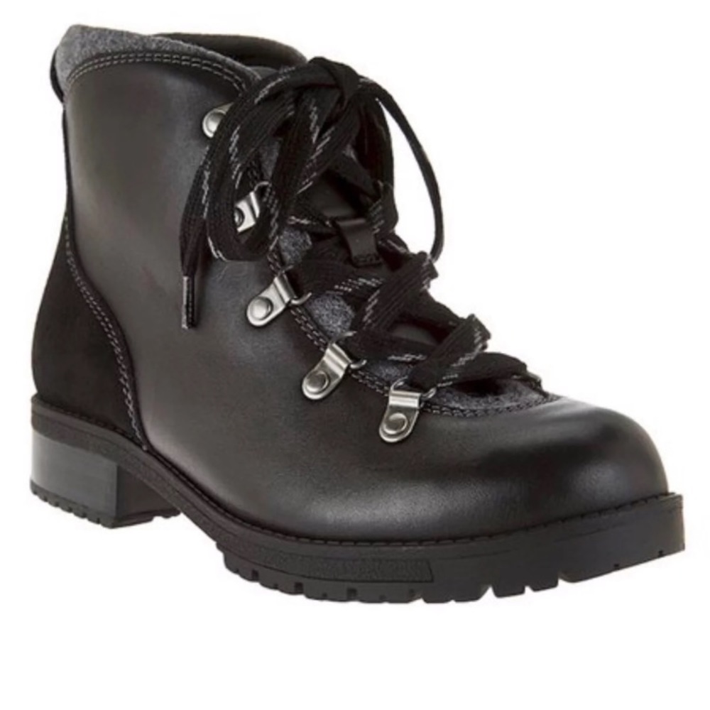 CLARK’S Boots